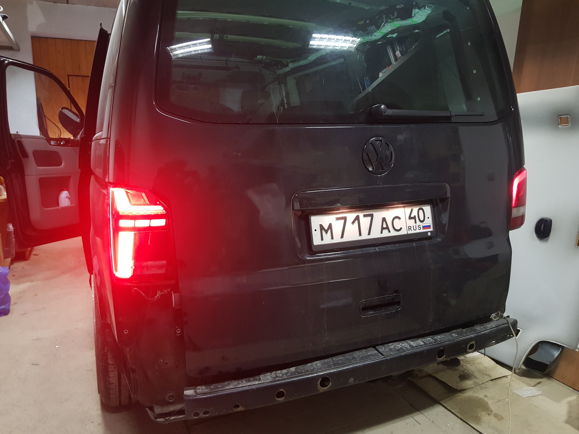 Как снять задний фонарь т5 фольксваген Задние фонари Т6.1 - Volkswagen Multivan (T5), 3,2 л, 2005 года стайлинг DRIVE2