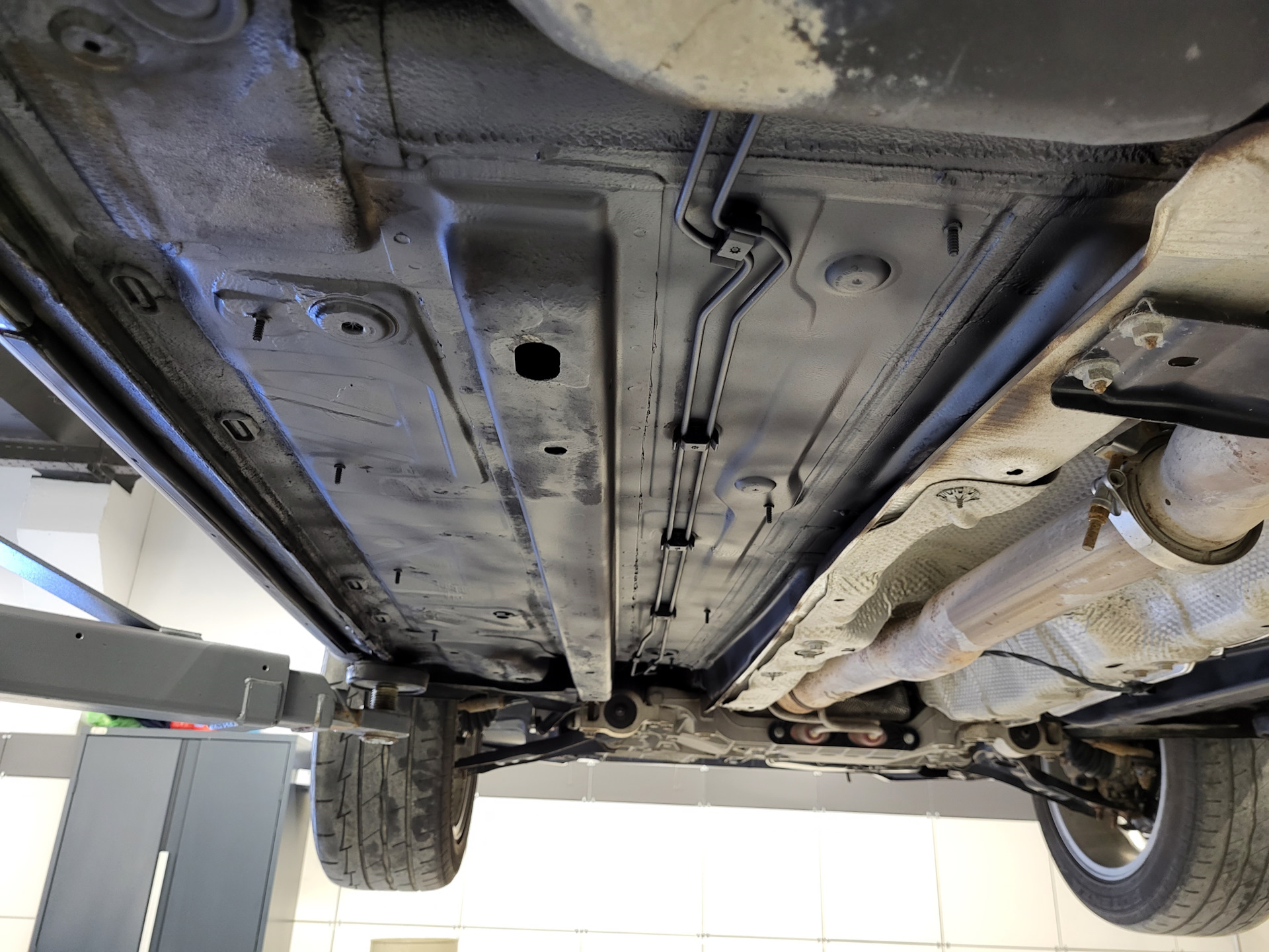 Замена пыльника днища и немножко антикор. — Volkswagen Tiguan (1G), 2 л ...