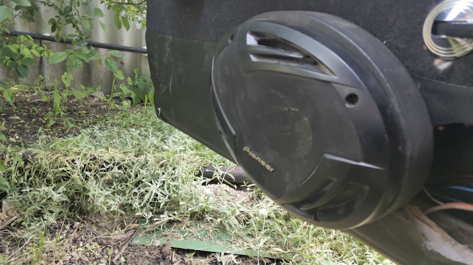 Музыка в Шоху. Часть Третья. Саб. Овалы в двери. — Lada 21063, 1,6 л ...