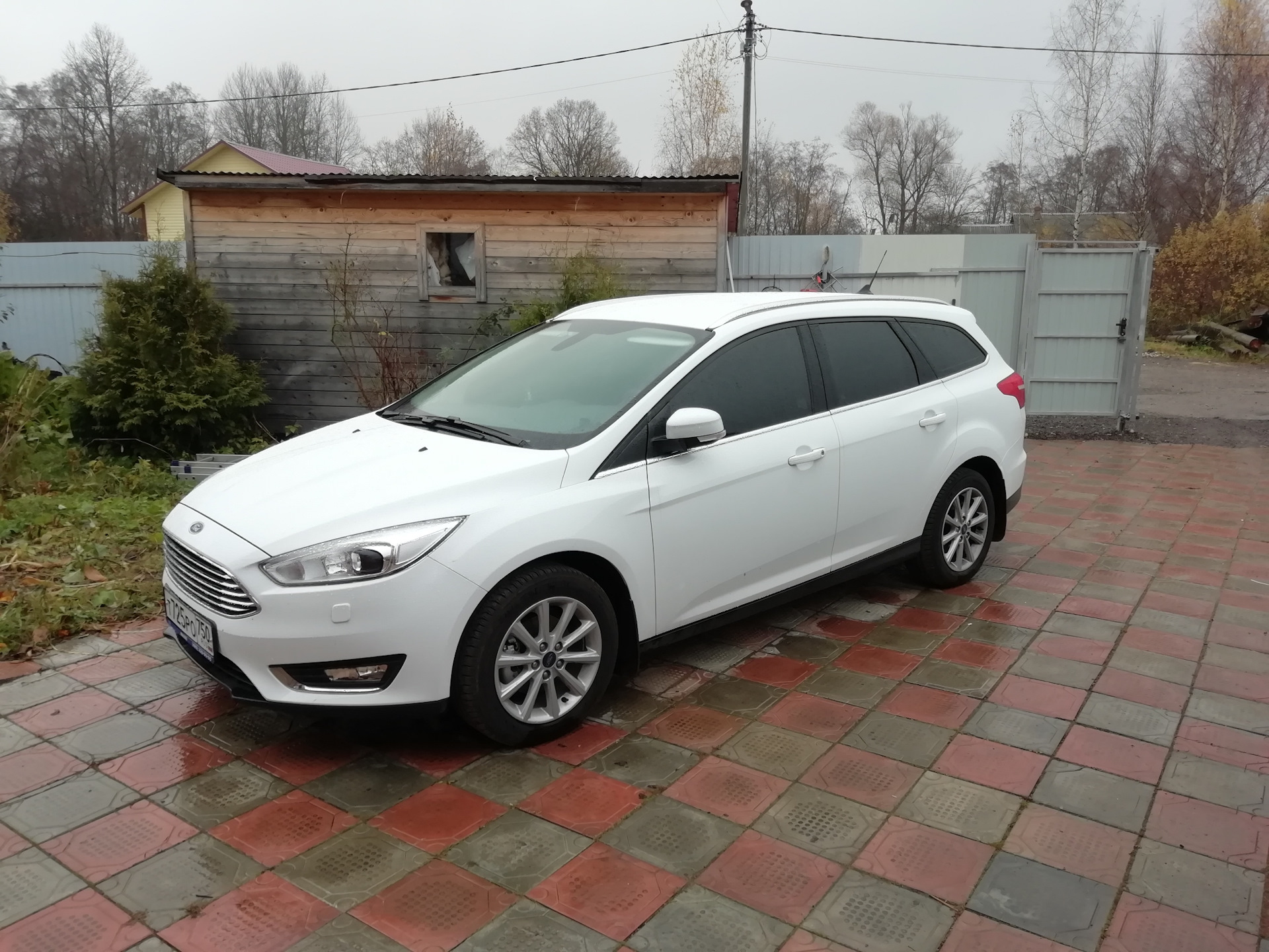 Ford Focus 3 универсал белый