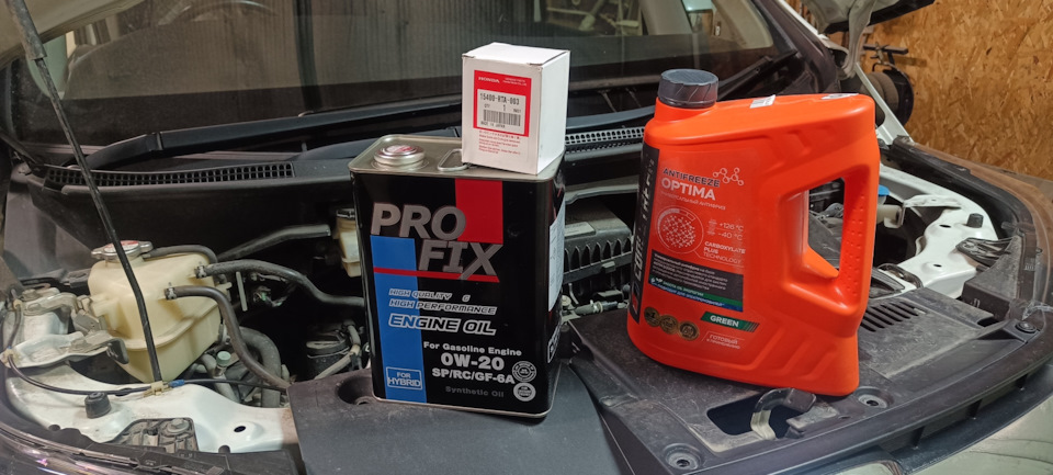 Замена клипсы упора капота и батарейки в ключах - Honda Civic 4D (8G), 1,8 л, 20