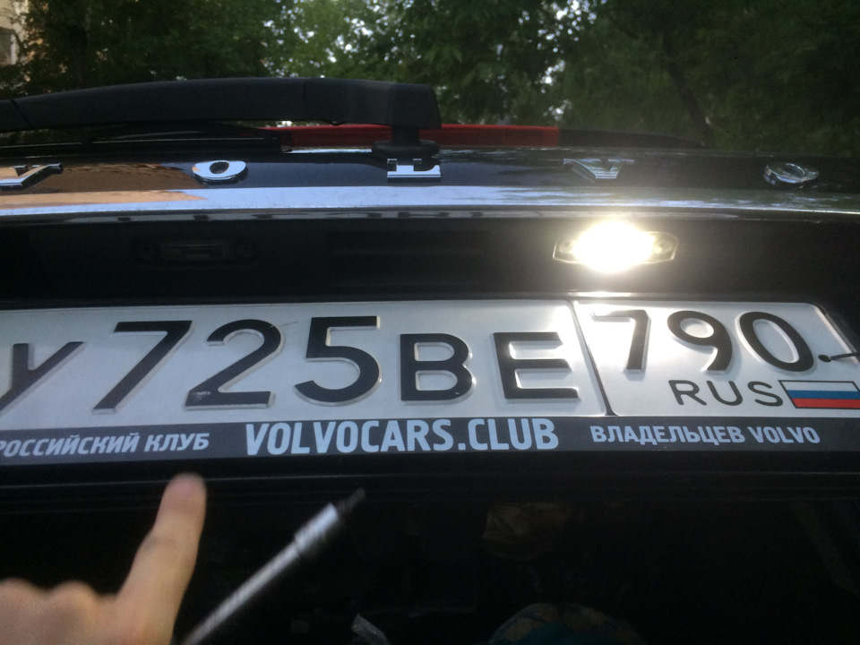 Подсветка номерного знака-ремонт — Volvo XC90 (1G), 2,4 л, 2008 года ...