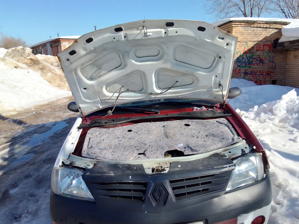 Шумоизоляция капота — Renault Logan (1G), 1,6 л, 2009 года | своими ...