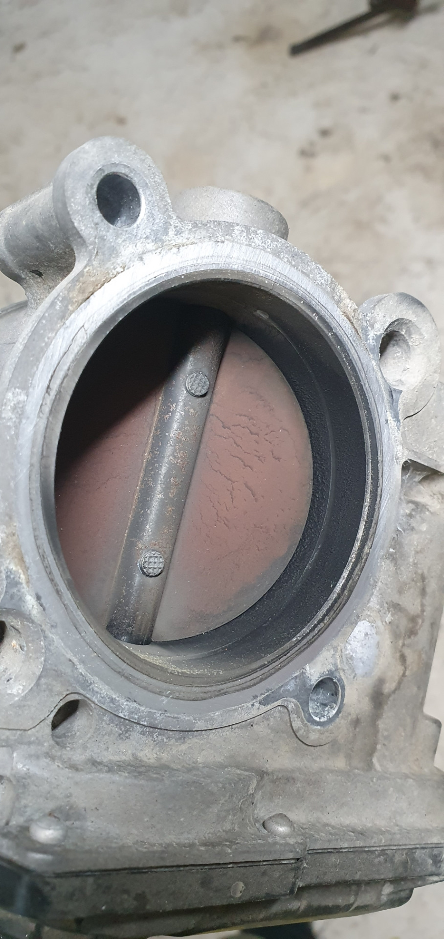 Обломило свечу зажигания — Volvo V50, 2,4 л, 2008 года | плановое ТО ...