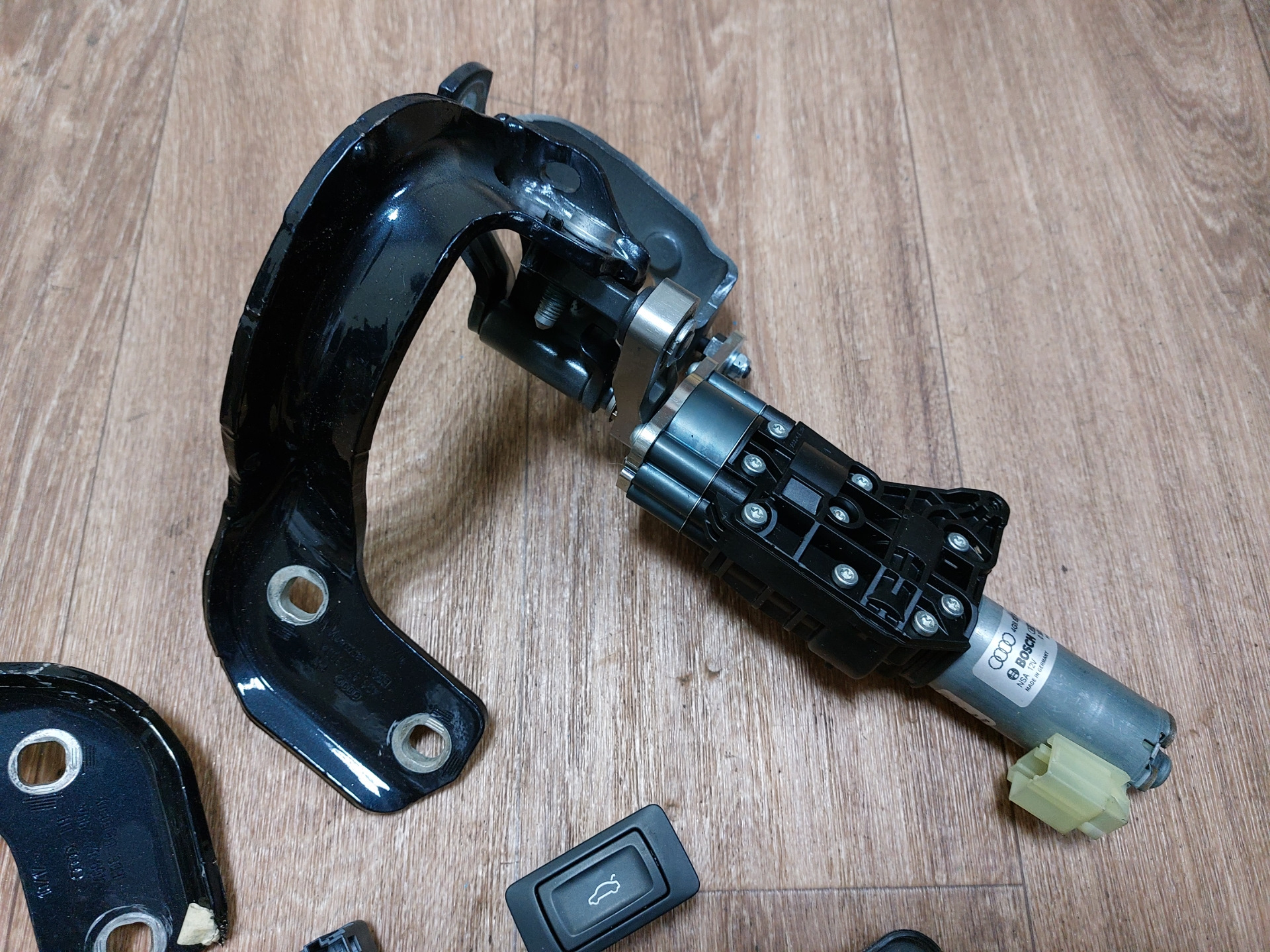 Комплект электробагажника Audi A6 C7 avant, S6 avant, RS6, Allroad 4G ...