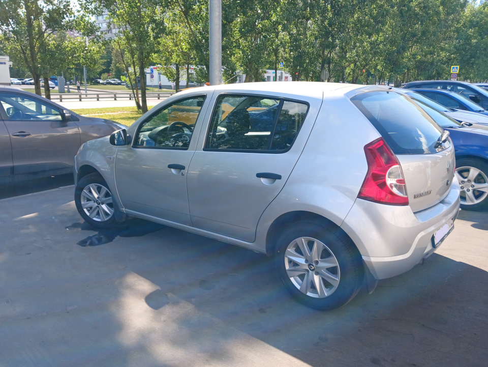 Рено сандеро колеса. Рено сандеро 1 черный. Диски r16 sandero stepway. Диски renault sandero stepway r16. Штампы рено сандеро 16.