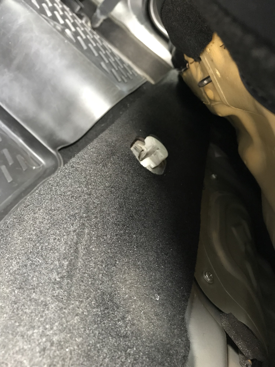 Сломалось крепление — Mazda 6 (3G) GJ, 2,5 л, 2013 года | другое | DRIVE2