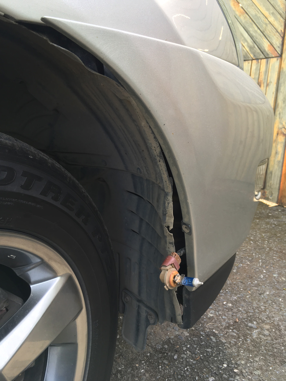 Замена ламп в противотуманках — Lexus RX (2G), 3 л, 2005 года ...