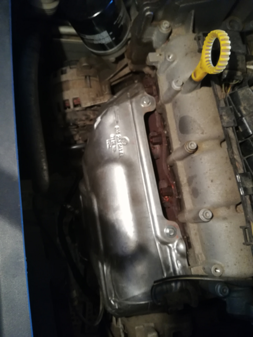 Замена родного выпускного коллектора — Volkswagen Polo Sedan, 1,6 л ...