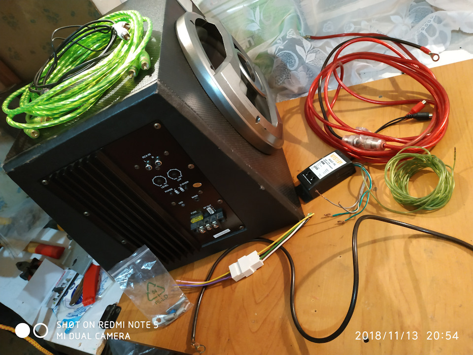 Установка активного сабвуфера на Opel Insignia (универсал) DVD NAVI 800 ...