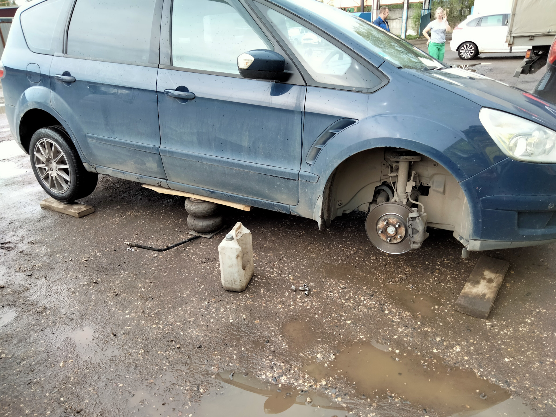 скинули шину