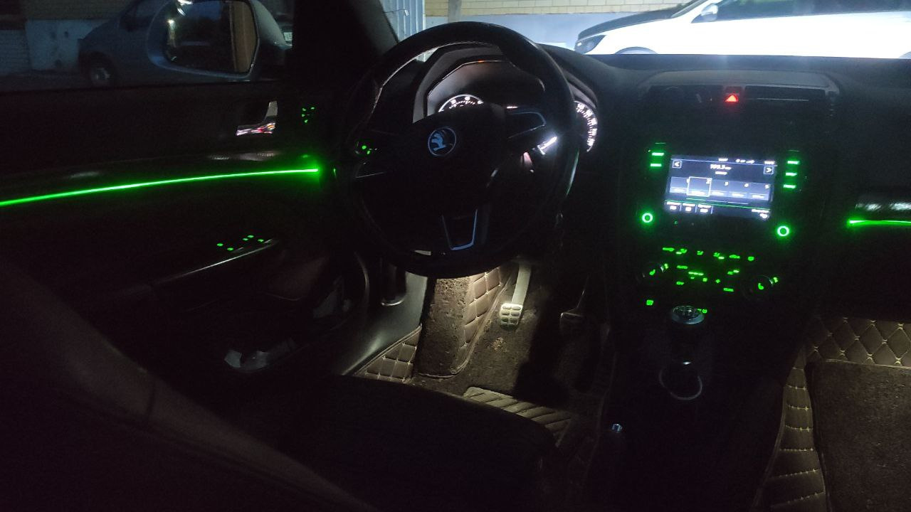 Установка атмосферной подсветки салона — Skoda Octavia A5 Mk2, 1,8 л ...