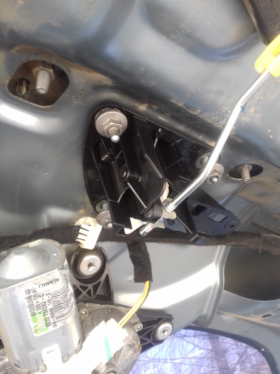 Фото в бортжурнале Renault Duster (1G). Запчасти на фото: L0028