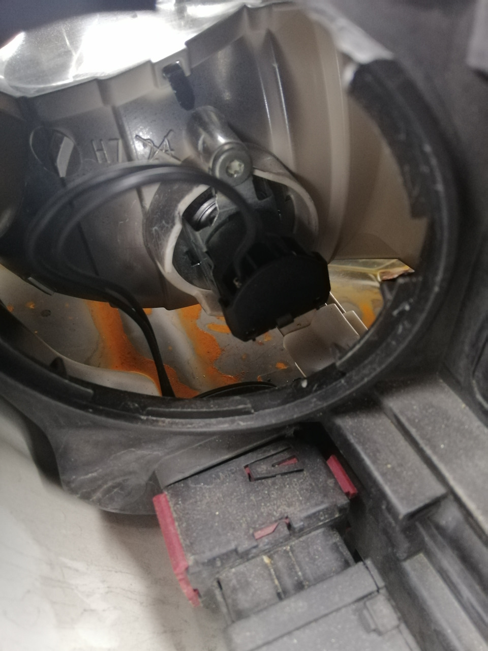 Запотевает фара — Opel Astra J, 1,7 л, 2012 года | поломка | DRIVE2