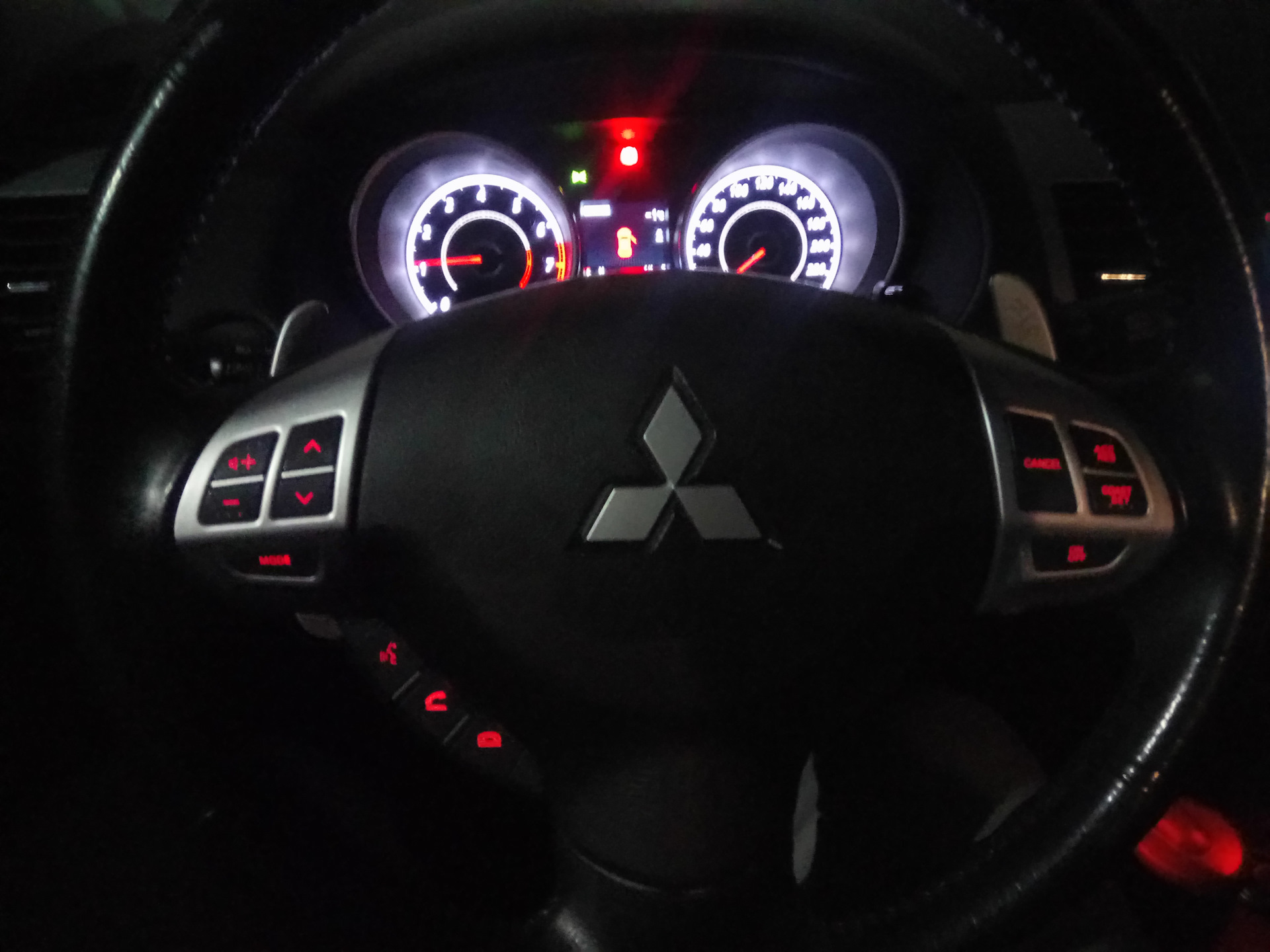 Mitsubishi outlander xl кнопки