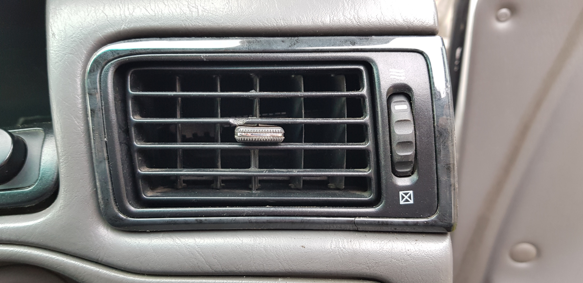 Правый воздуховод — Toyota Crown (S170), 3 л., 2001 года | запчасти ...