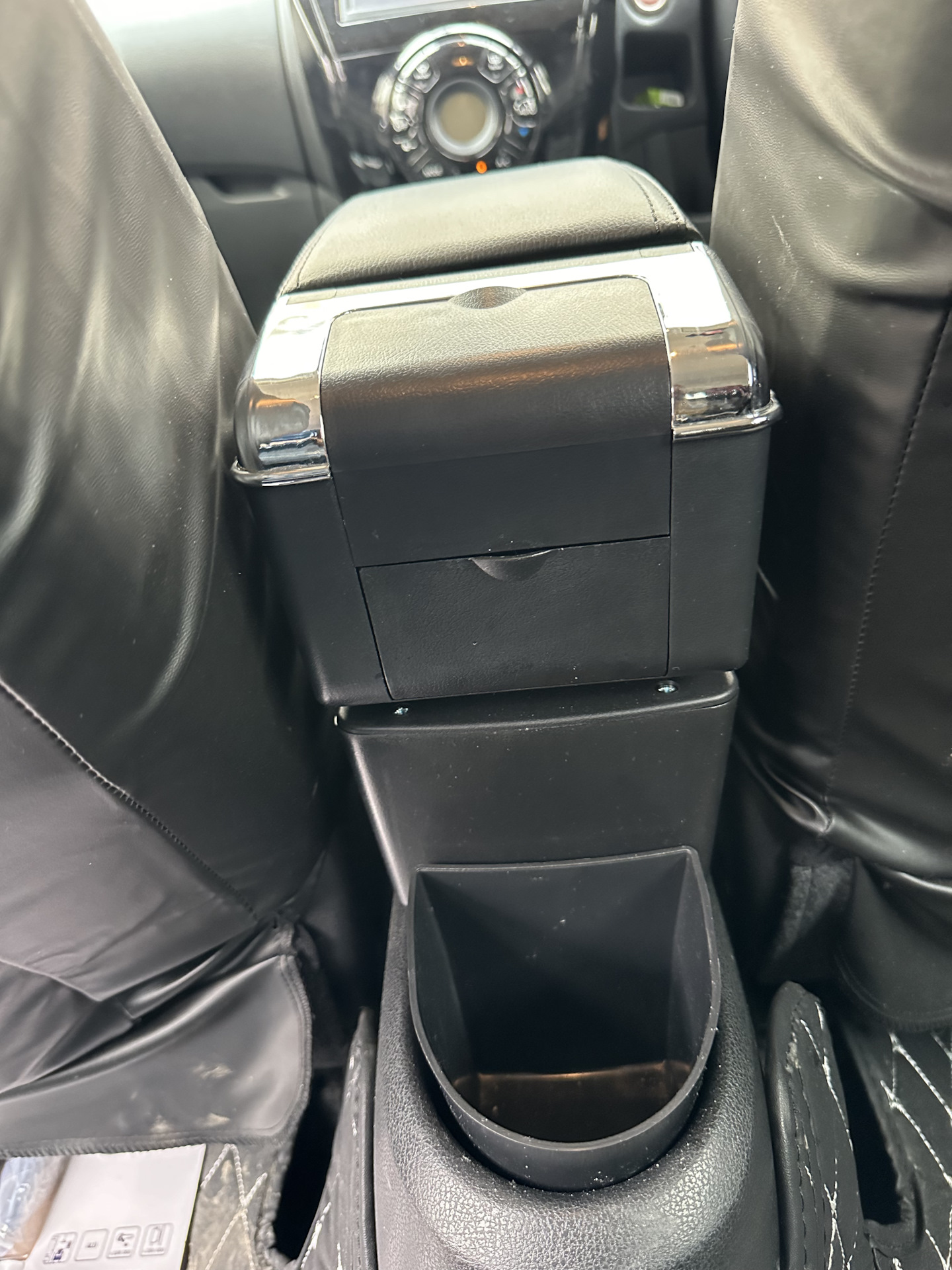 Подлокотник (далеко до оригинала, но удобно) — Nissan Note (2G), 1,2 л ...
