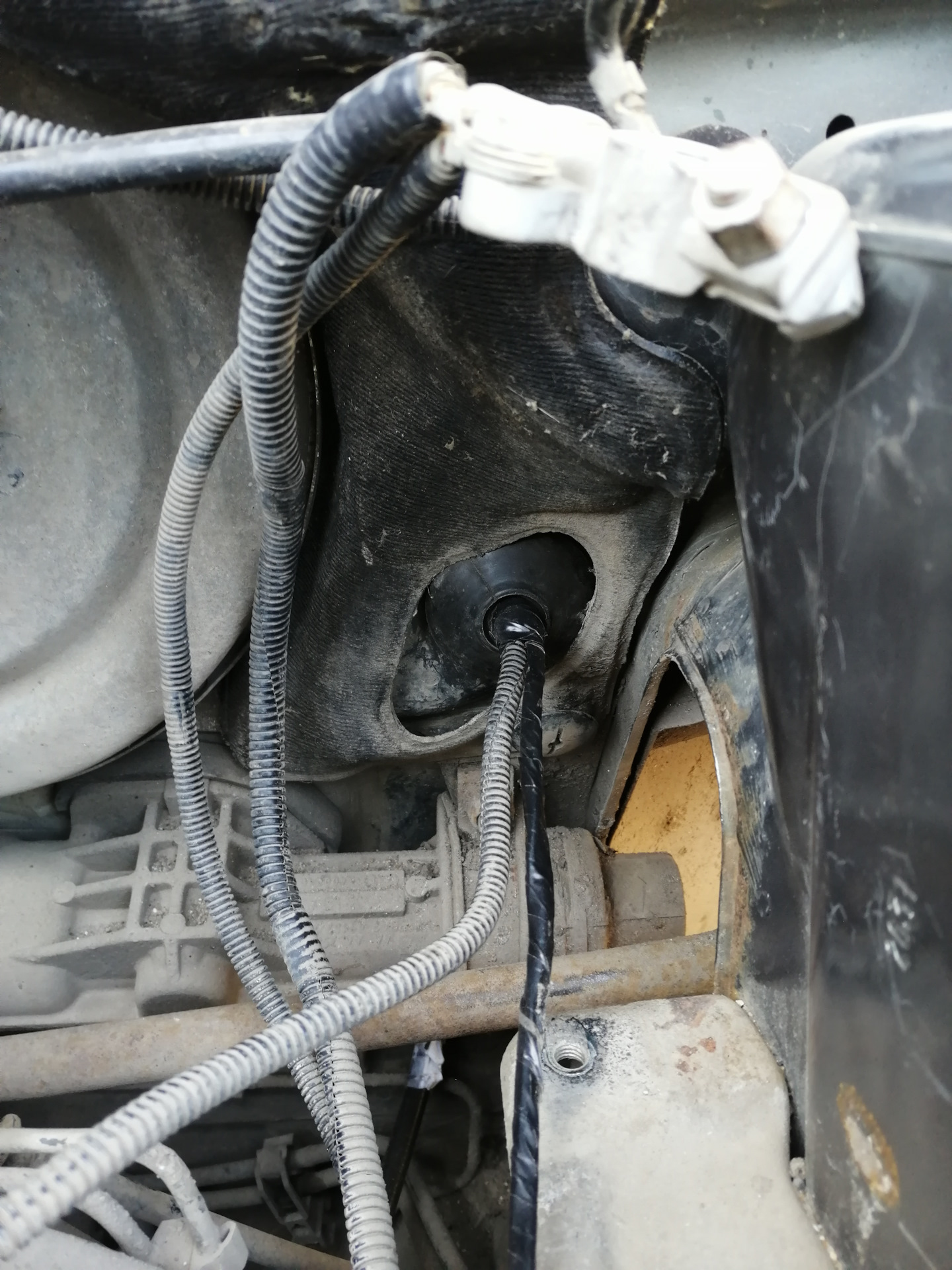 Доделка последствий обрыва тросика сцепления. Замена масла. — Lada ...