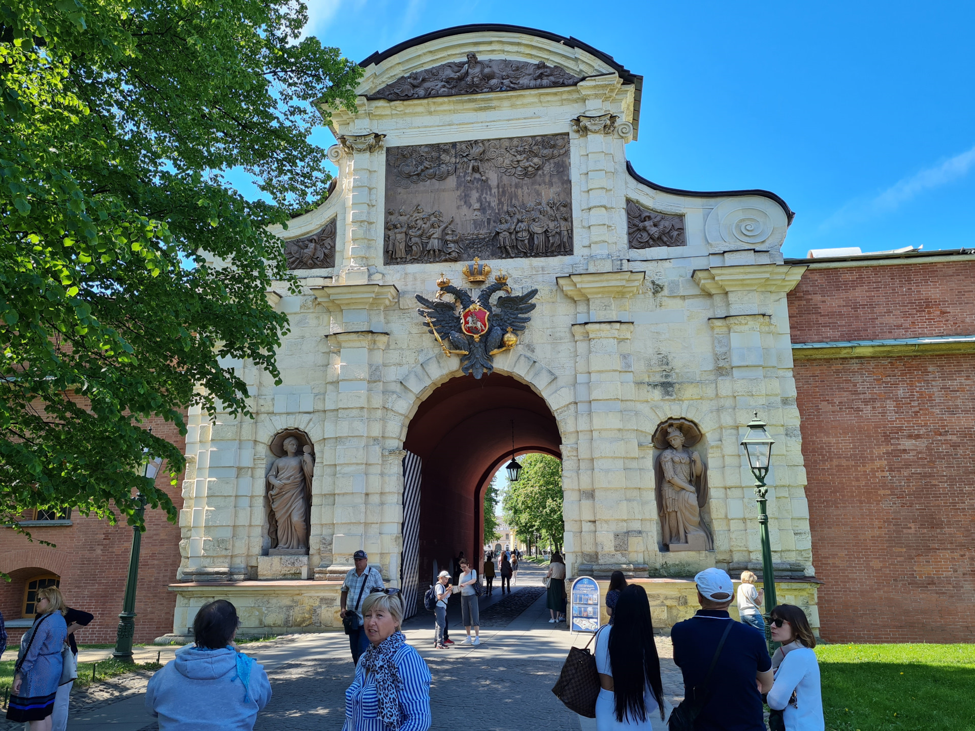 Петровские Ворота Петропавловской Крепости Фото