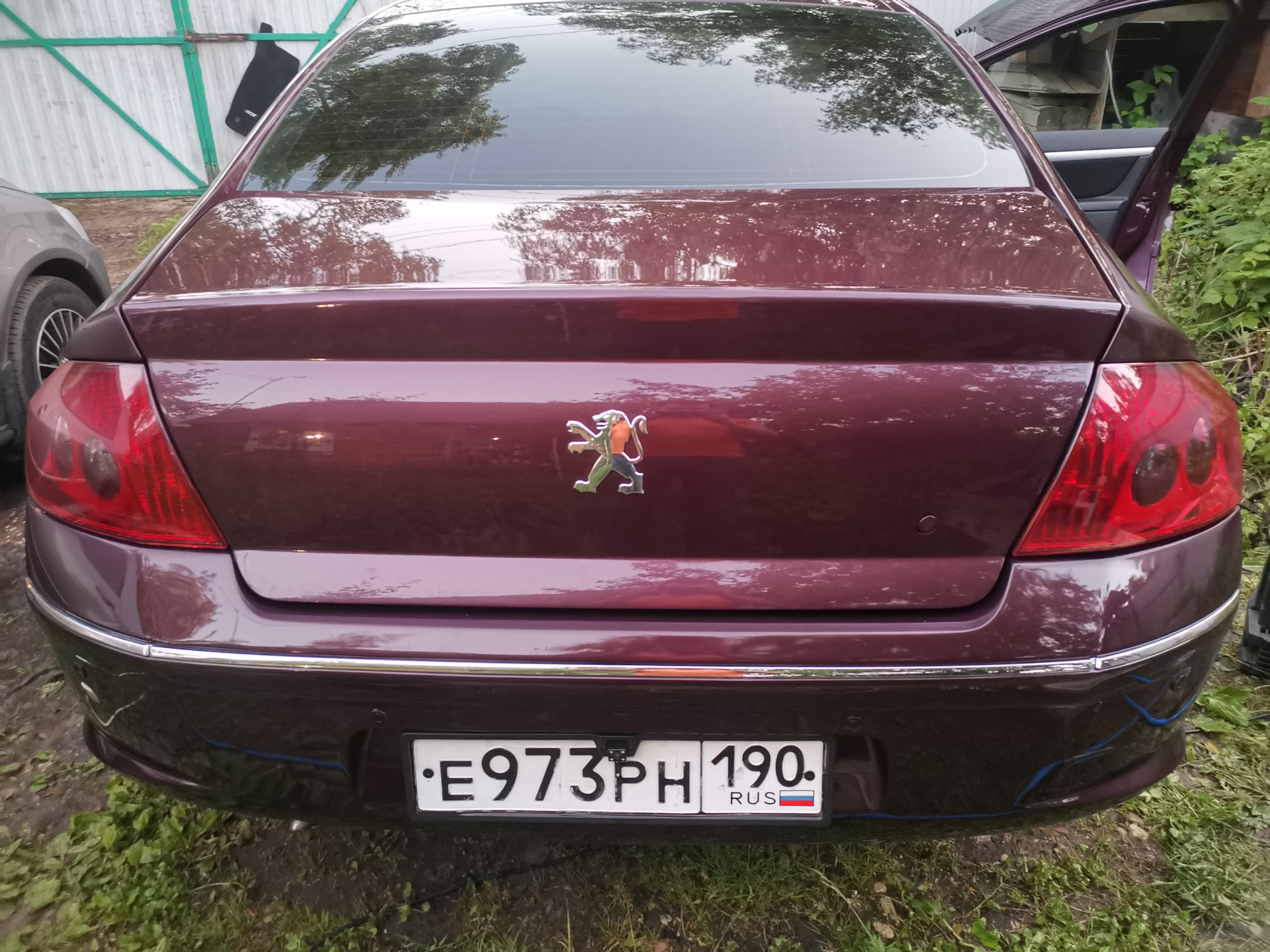 Шильдик на багажник — Peugeot 407, 1,8 л, 2008 года | стайлинг | DRIVE2