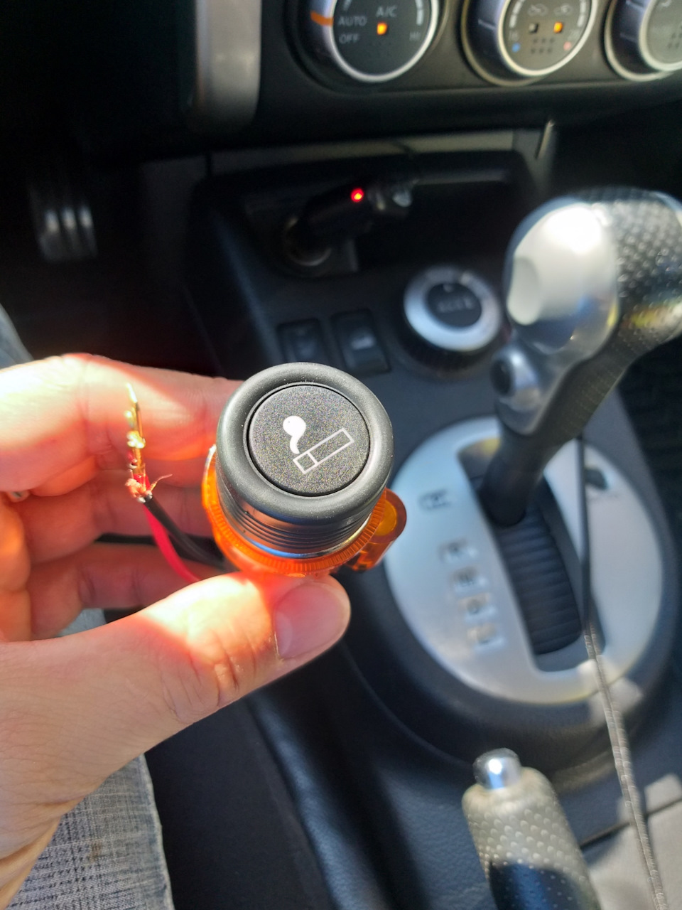 Прикуриватель с подсветкой — Nissan X-Trail II (t31), 2 л, 2012 года ...