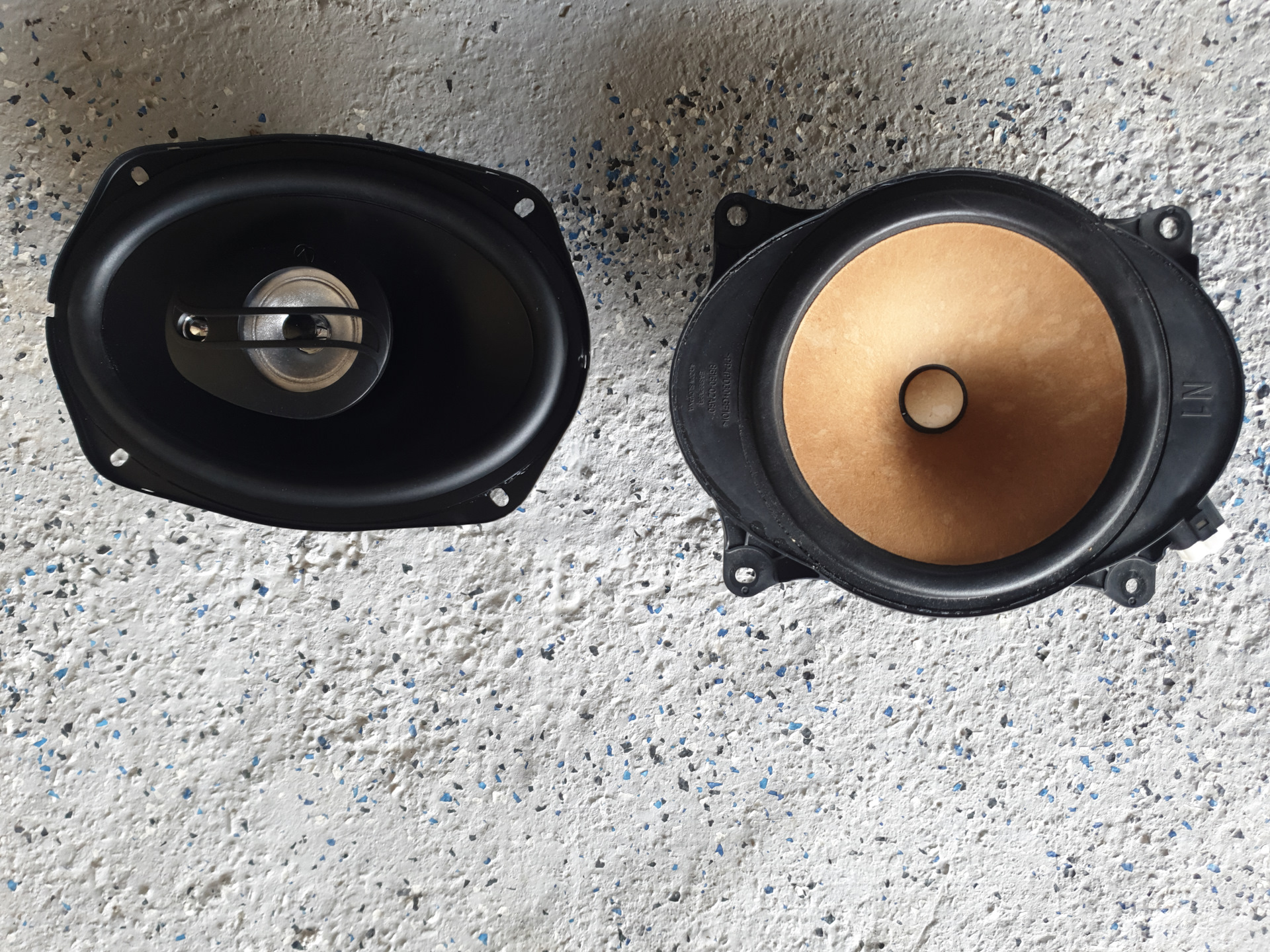 Заменил динамики в задней полке — Toyota Corolla (160), 1,8 л, 2013 ...