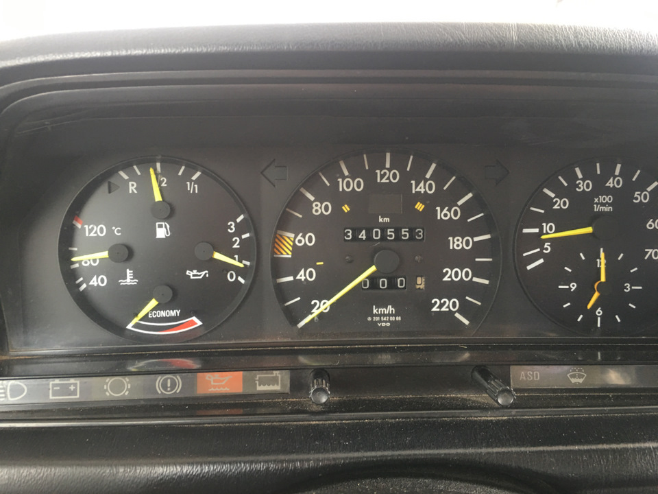 Расход топлива на М102.962 — Mercedes-Benz 190 (W201), 2 л, 1985 года ...