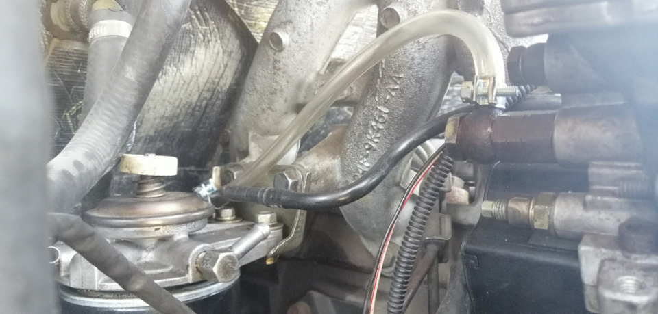 Топливный корпус фильтра с подкачкой — Ford Transit (5G), 2,5 л, 2000 ...