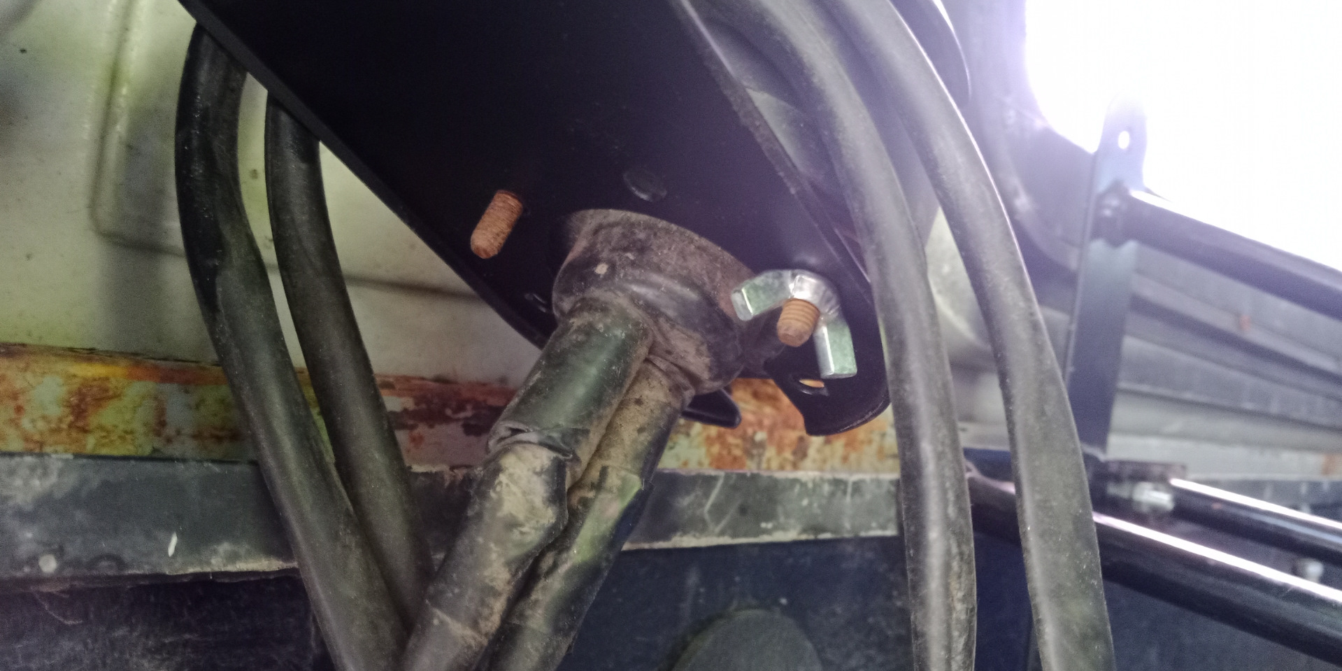 Перенос электрики фаркопа — Ford Ranger (1G), 2,5 л., 2005 года ...