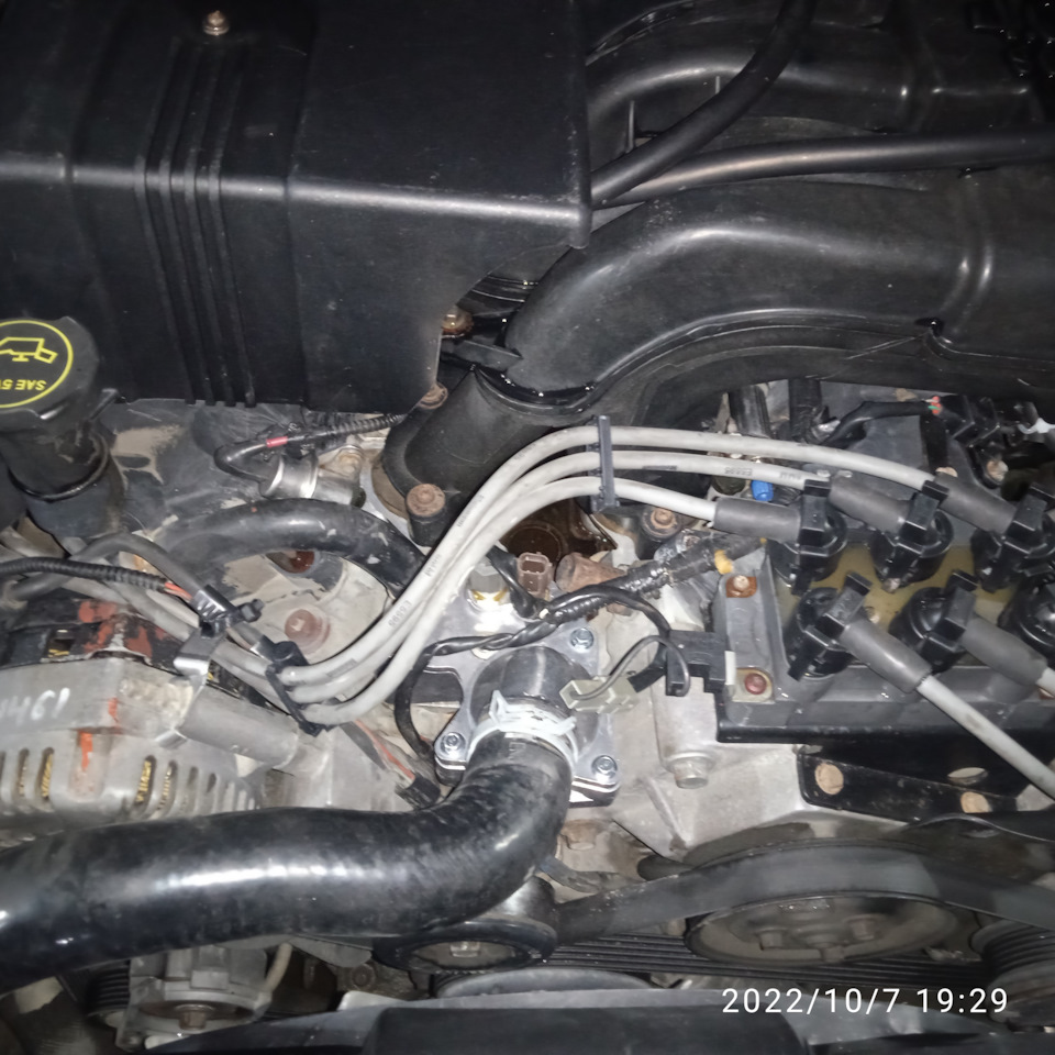 Корпус термоствта — Ford Explorer (3G), 4 л, 2002 года | запчасти | DRIVE2