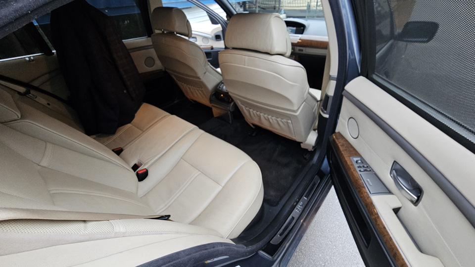 Фото в бортжурнале BMW 7 series (E65/E66)