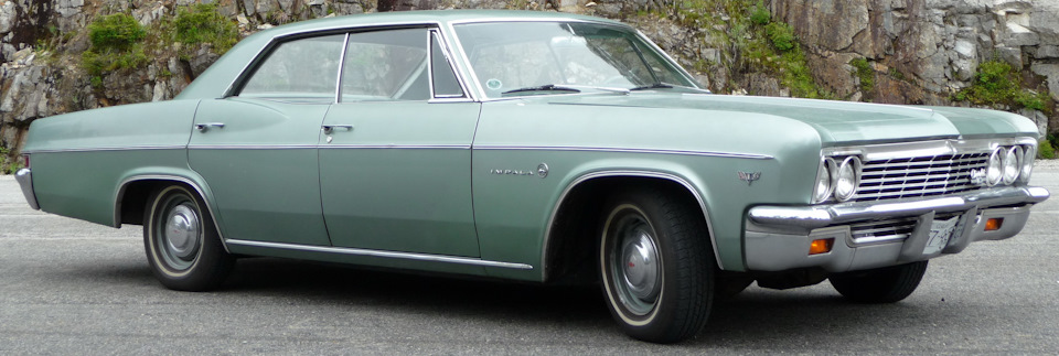 1966 Chevrolet Impala Sport sedan 16439.