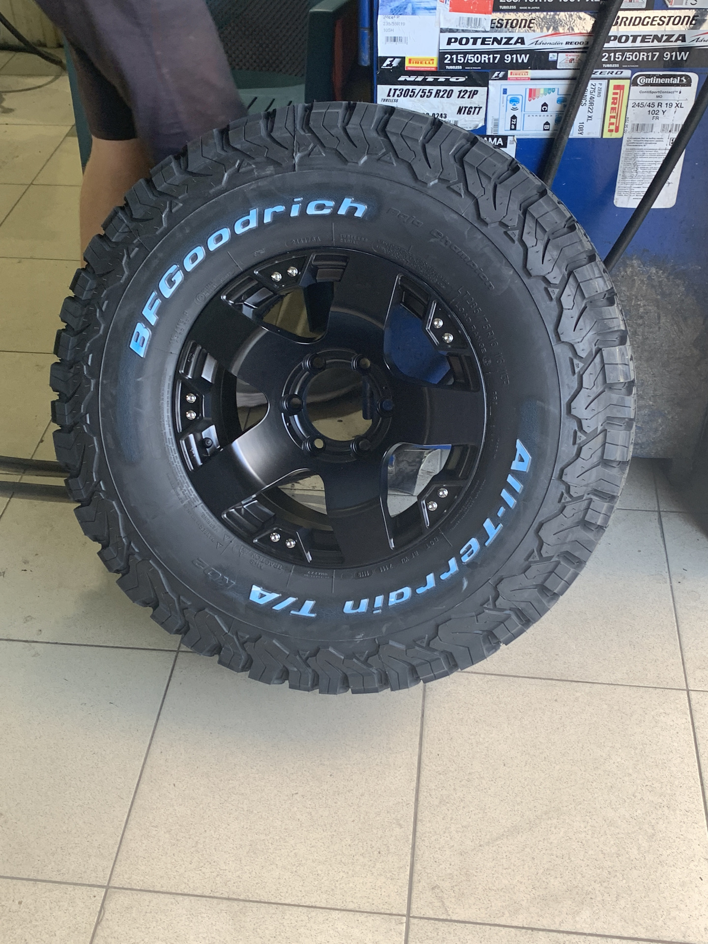 215 70r16 купить. BFGOODRICH all-Terrain t/a ko2 215/65 r16. BFGOODRICH all-Terrain 285/75 r16. BFGOODRICH all-Terrain ko2 215/65r16. Колеса BFGOODRICH Terrain t/a.