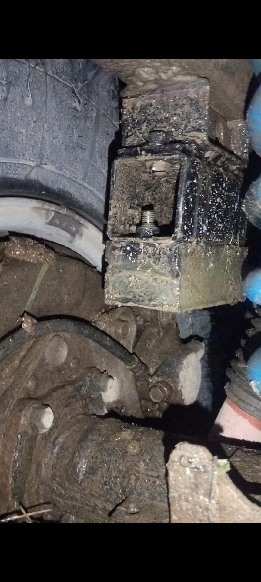 Отбойник на задний мост — Toyota Land Cruiser 80, 4,2 л, 1996 года ...