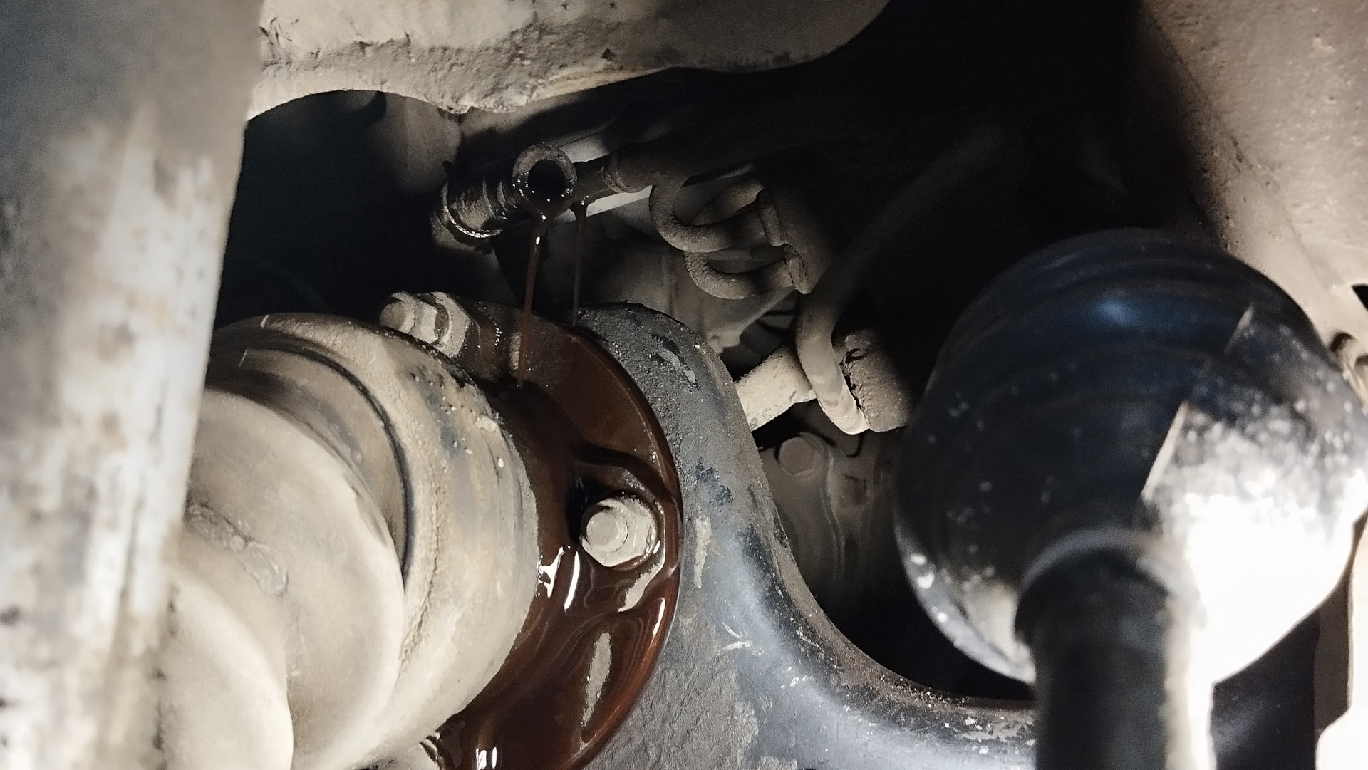 Замена масла с присадкой в гидроусилителе руля. Отзыв о зимних шинах ...