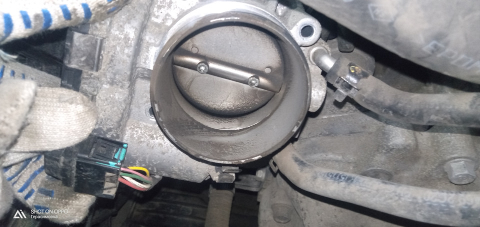 18. Чистка дроселя — Hyundai Sonata VI (YF), 2 л, 2011 года | своими ...