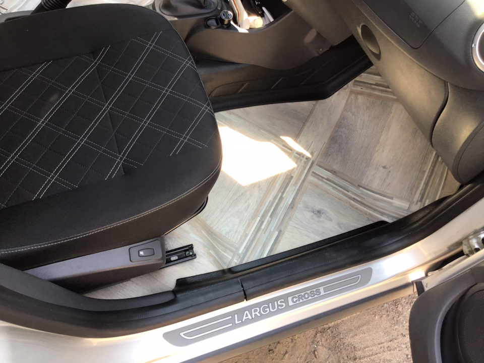 Линолеум в салон Ларгуса — Lada Largus Cross, 1,6 л, 2017 года | своими ...