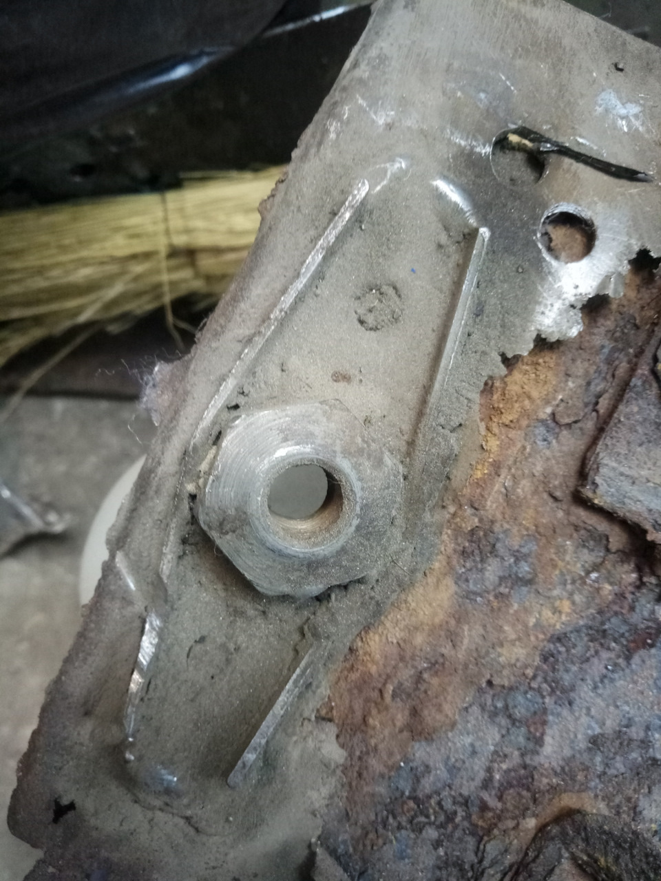 Вопрос по гайке в лодочке — Москвич Князь Владимир, 2 л, 2000 года ...