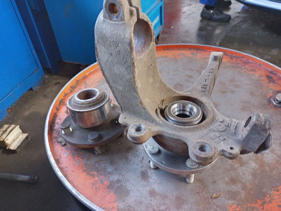 Передние ступичные, одноразовая скоба и попытка смазать задние ...