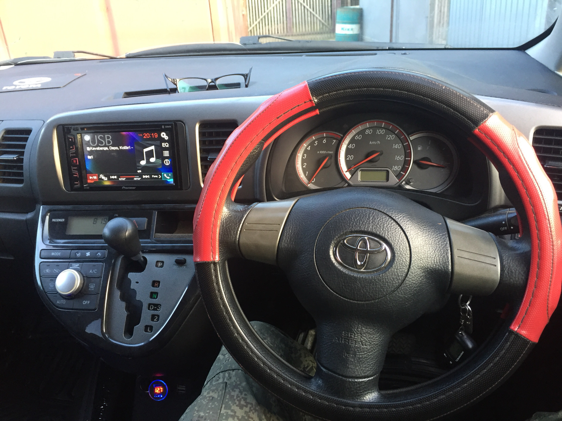 Toyota Wish руль от аквы