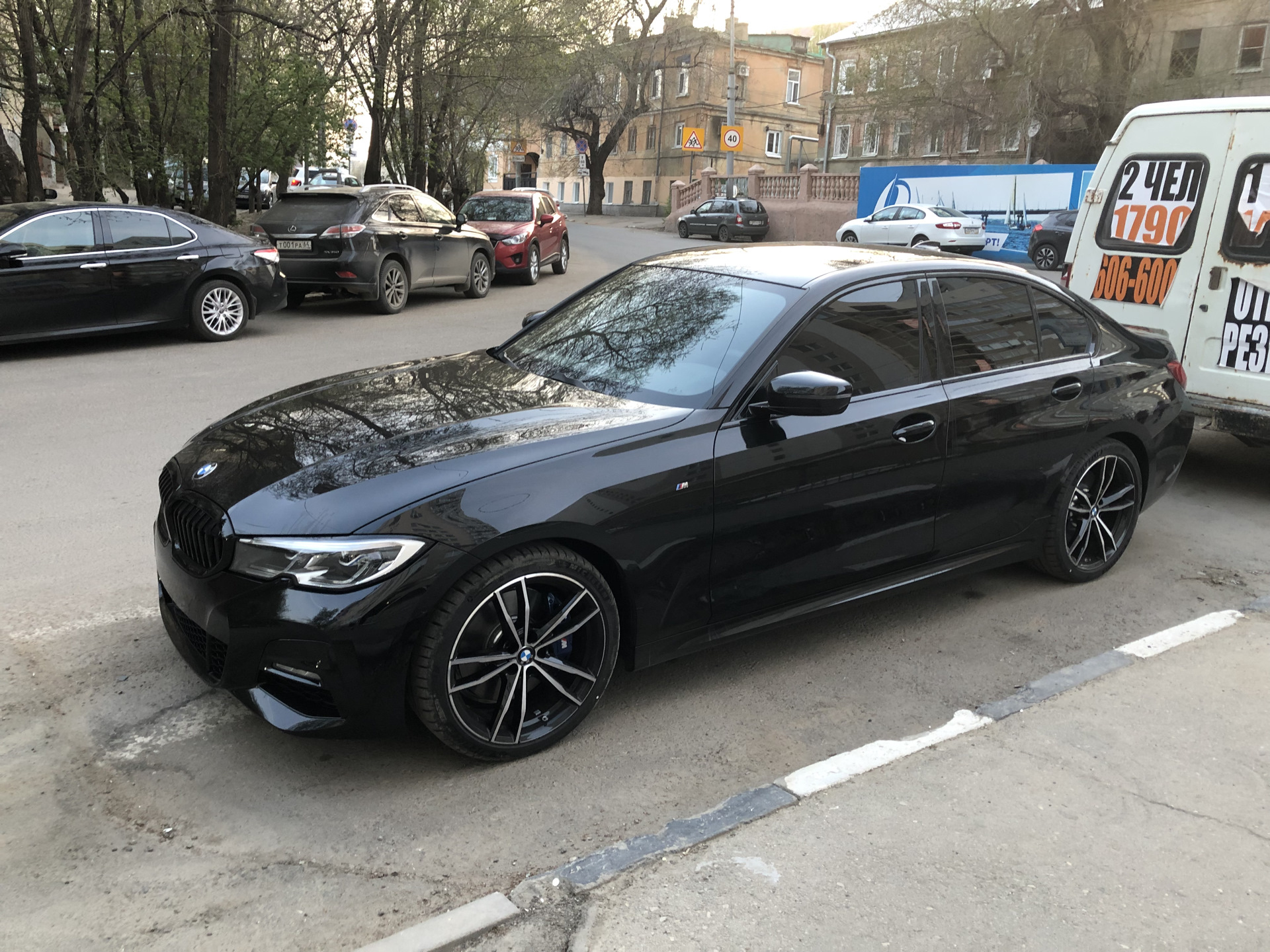 Black 20. BMW 320i черная тонированная. BMW g20 черная. БМВ g20 черная тонированная. БМВ 3 черная тонированная.