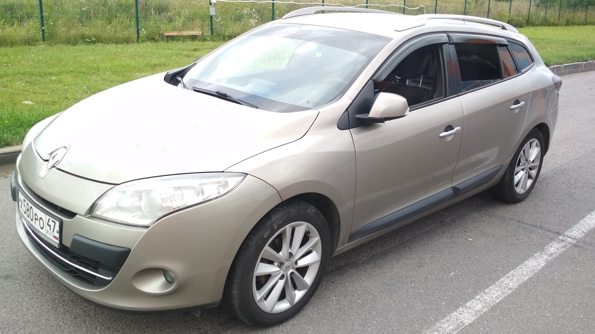 Рено меган 2010 года дизель. Рено Меган 2010. Renault Megane, 2010 vf1d. Рено Меган 2010 года минивэн. Рено Меган 2010 1.5 дизель отзывы.