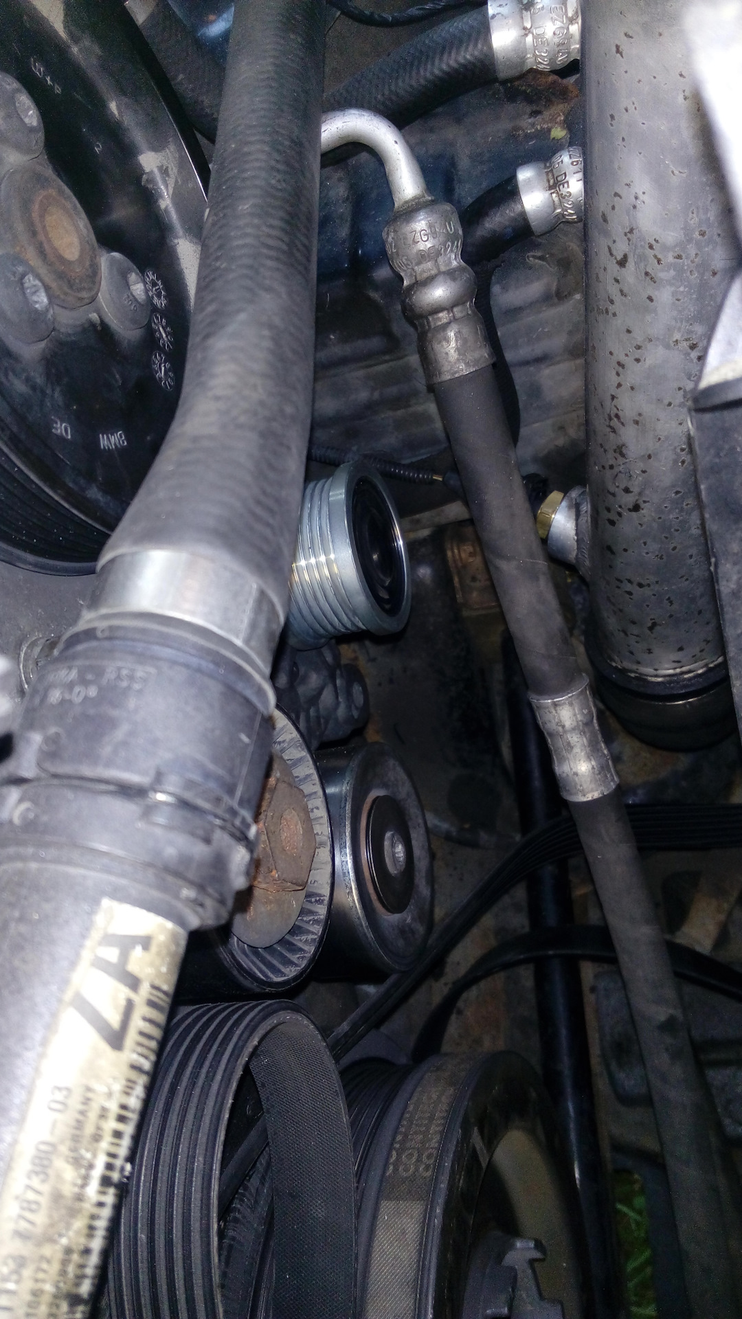 Замена шкива генератора на обгонную муфту — BMW X3 (E83), 2 л, 2005 ...