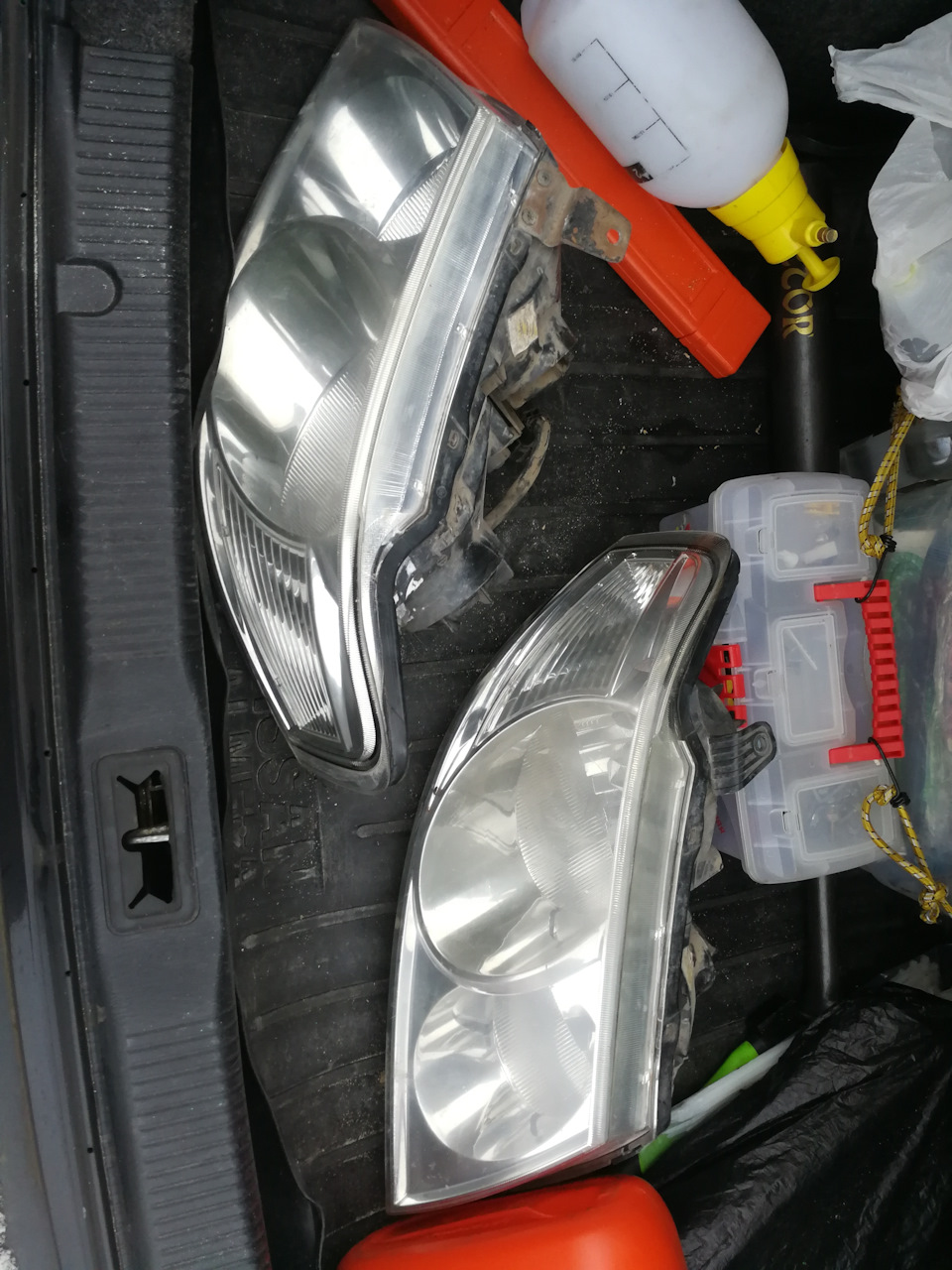 Фары. Ч. 1. — Nissan Almera Classic (B10), 1,6 л, 2007 года | запчасти ...