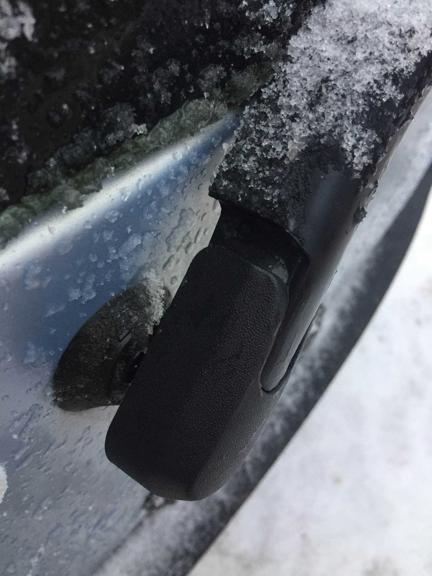 Крышка заднего стеклоочистителя — Mitsubishi Colt VI, 1,3 л, 2006 года ...
