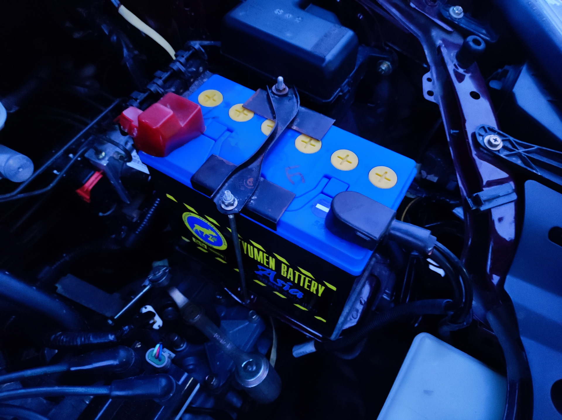 АКБ — Geely MK, 1,5 л., 2012 года | аксессуары | DRIVE2