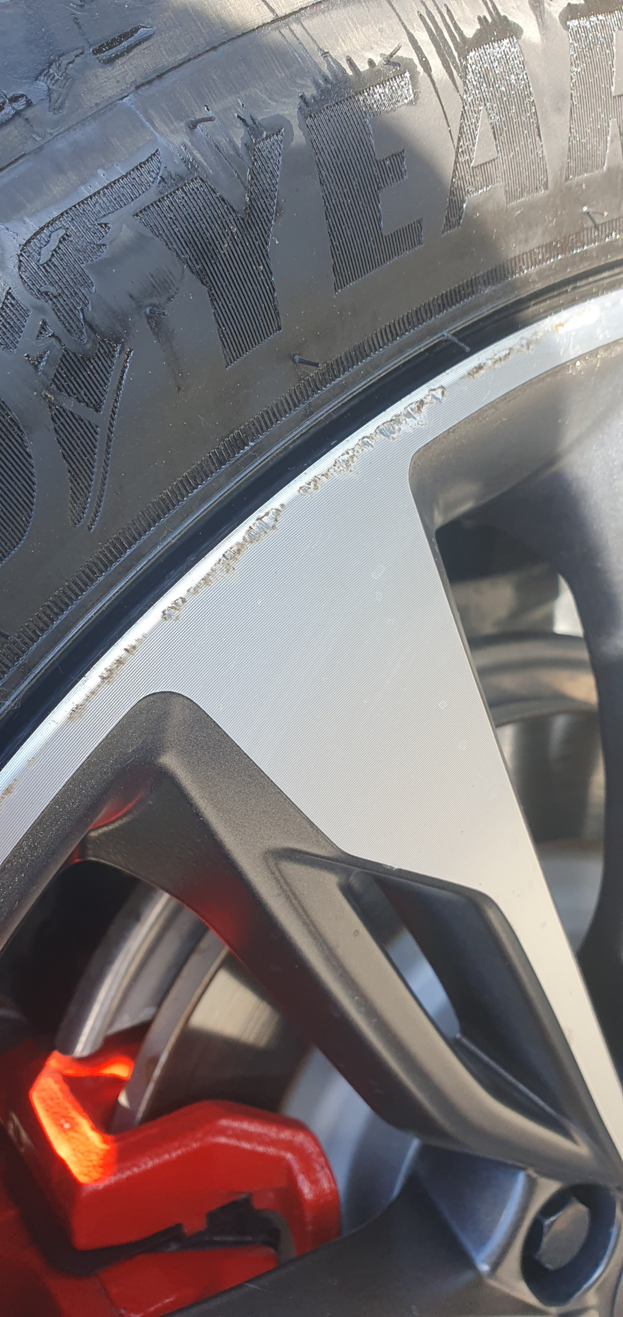 Поцарапал диск — Geely Tugella, 2 л, 2023 года | колёсные диски | DRIVE2