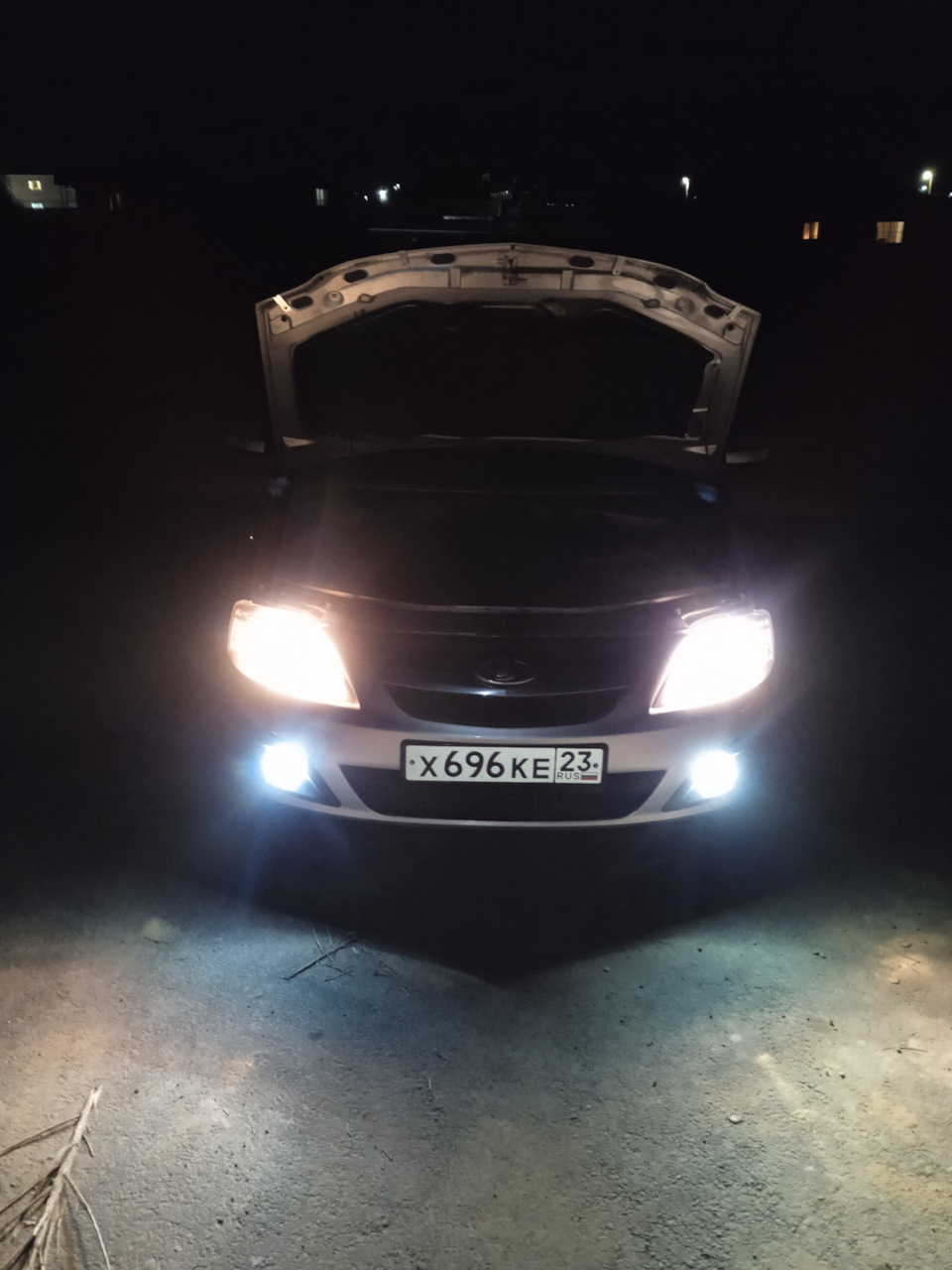 Головной свет и туманки😍 — Lada Ларгус, 1,6 л, 2012 года | тюнинг | DRIVE2