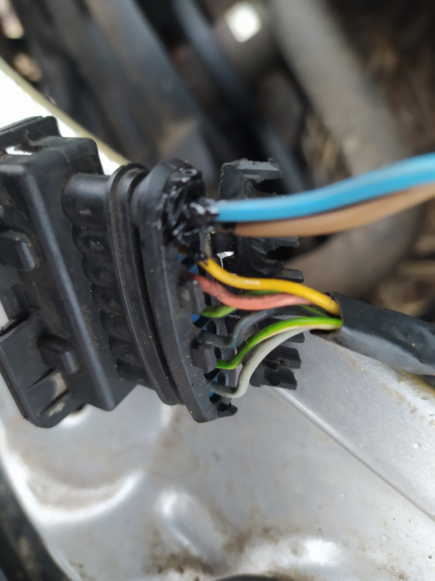 Sx4 не горят фары ближний свет. не горят фары ближнего и дальнего света хс90 2008. не горит левый дальний свет. реле дальнего света шевроле трекер. пропал ближний свет ваз 2114.