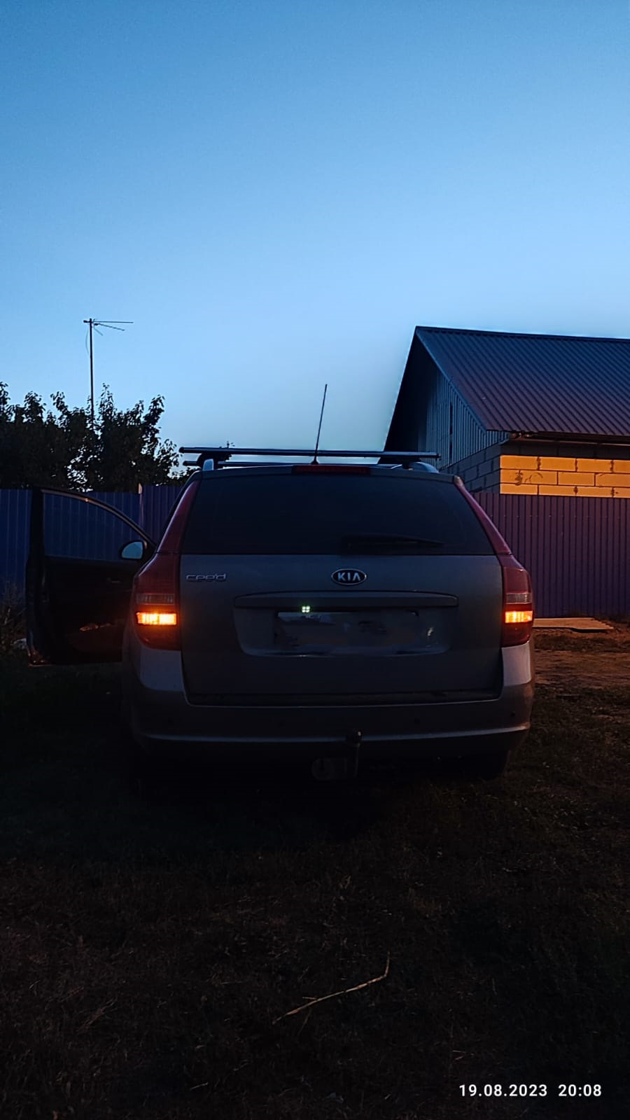 Замена выключателя ламп заднего хода, чистка дроселя. — KIA Ceed SW (1G ...